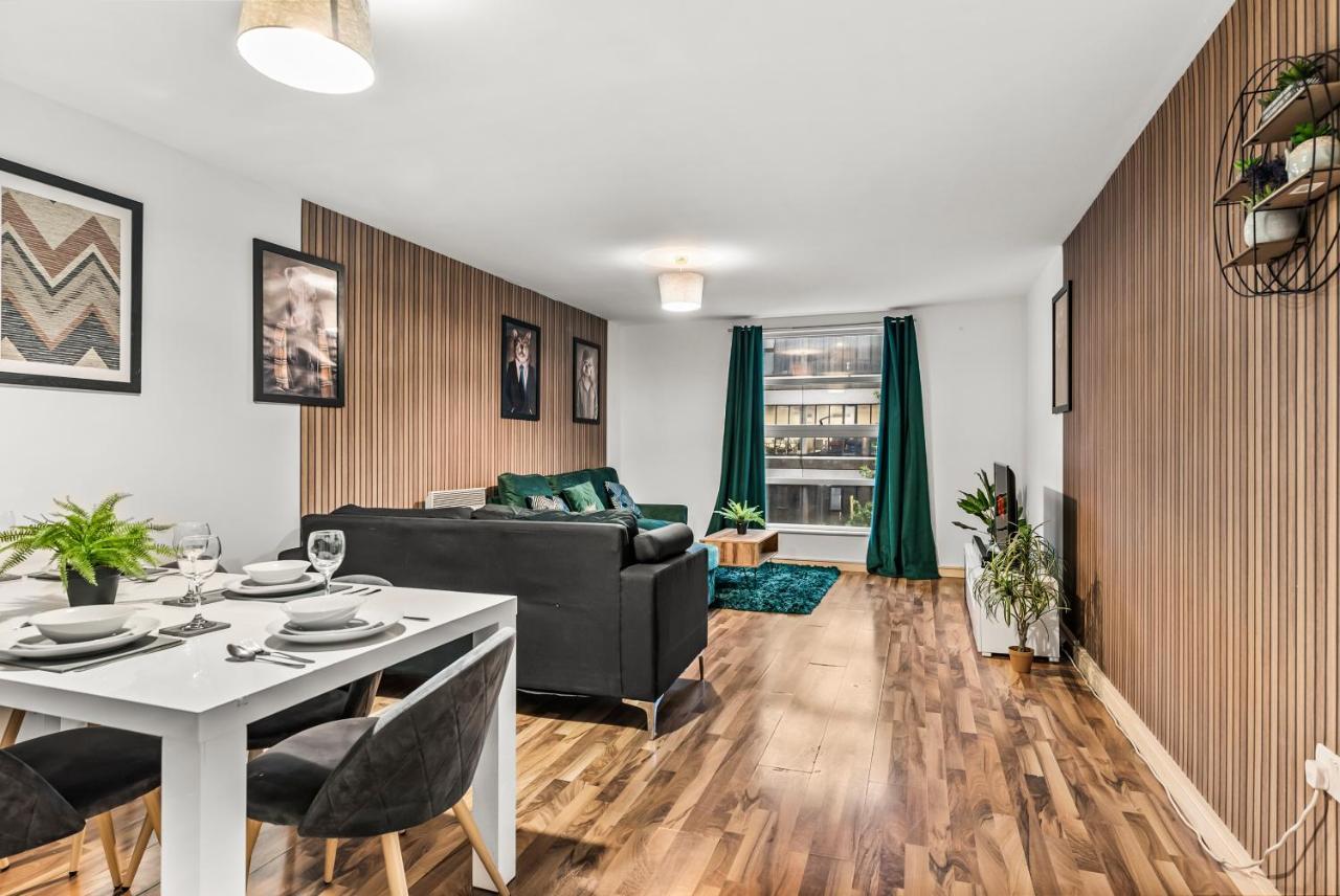 Large - Sleeps 8 Apartment