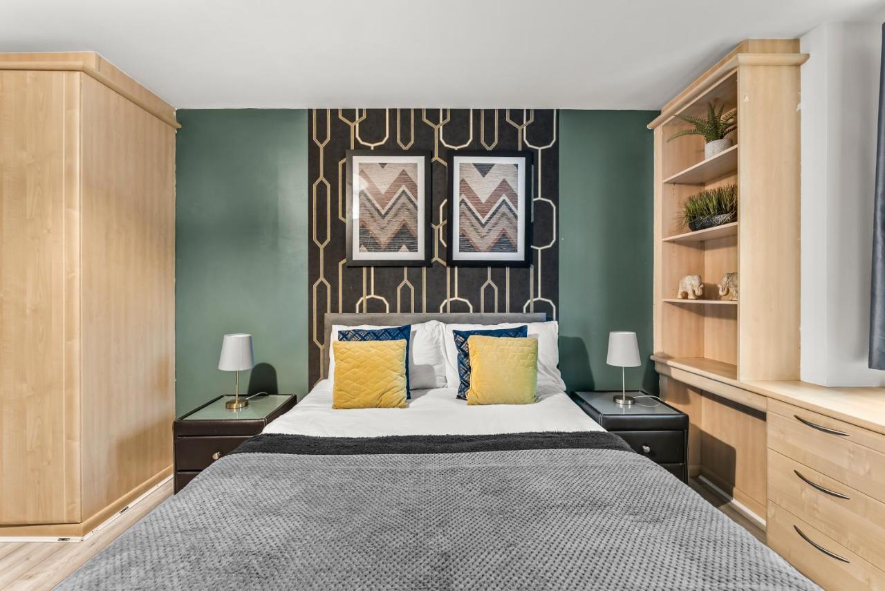 Apartment Large - Sleeps 8 *