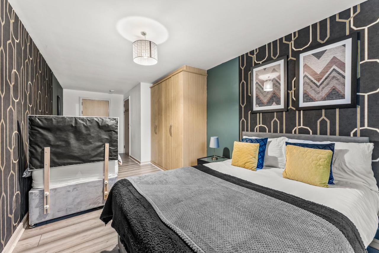 Large - Sleeps 8